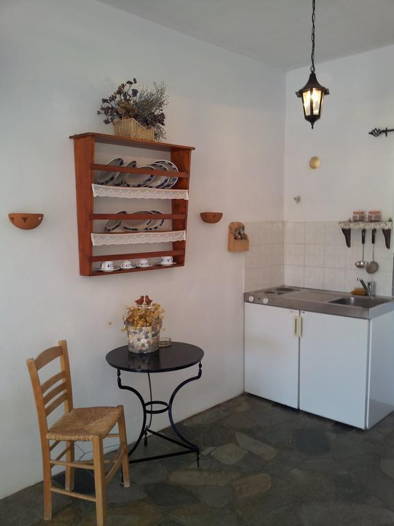 Ostria Studios Platis Gialos  Rum bild